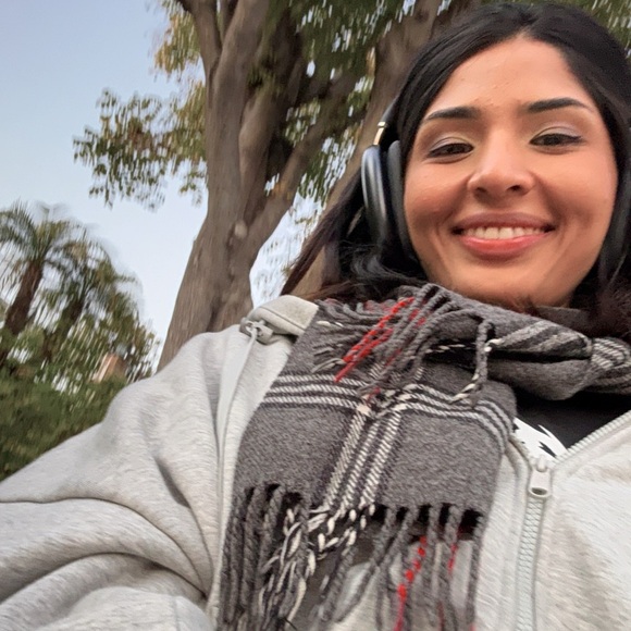 Meet your Posher! - Picture 2 of 3